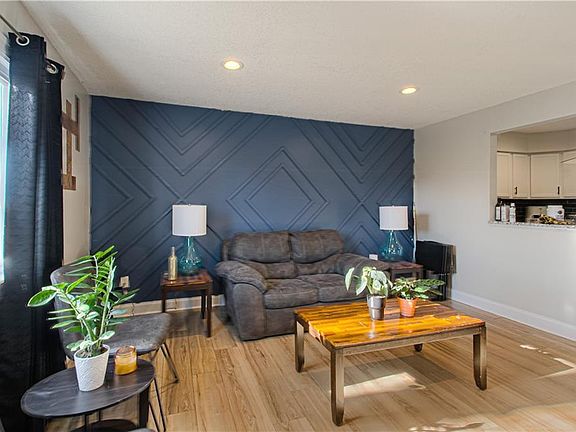 2nd image of 5216 NE 57th St