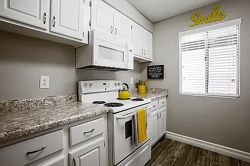 Chandler Meadows Furnished Apartments — Photo 31