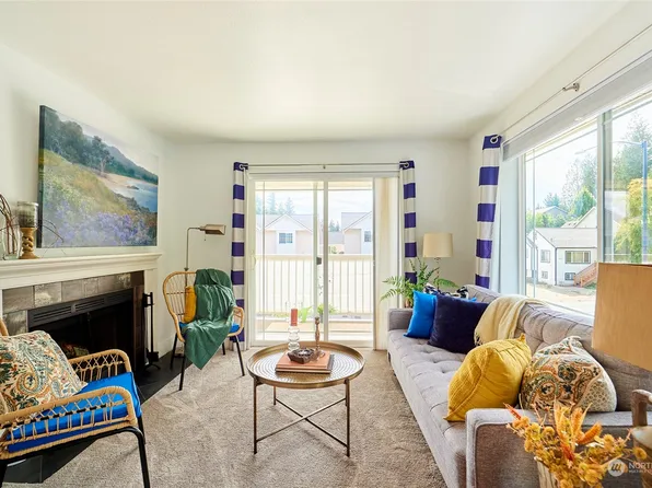 937 N 200th Street #B306, Shoreline, WA 98133