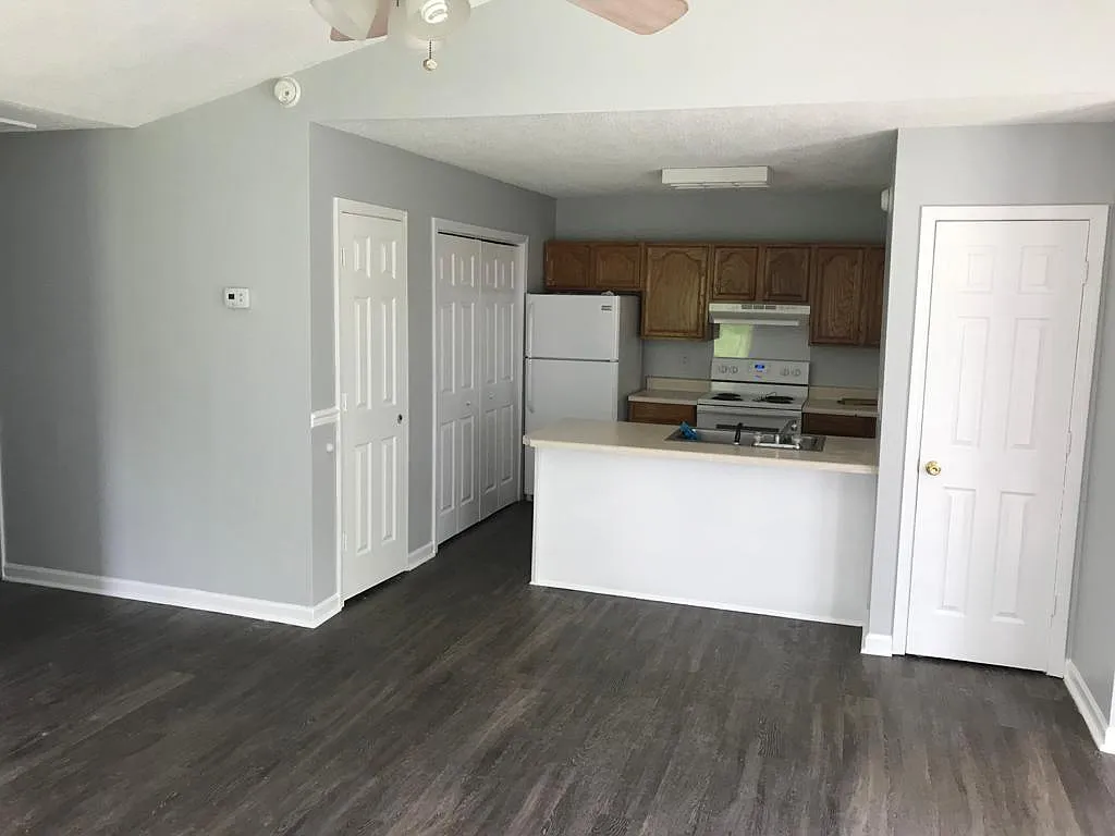 3 bed, 1212 sqft, $1,400 — Photo 3