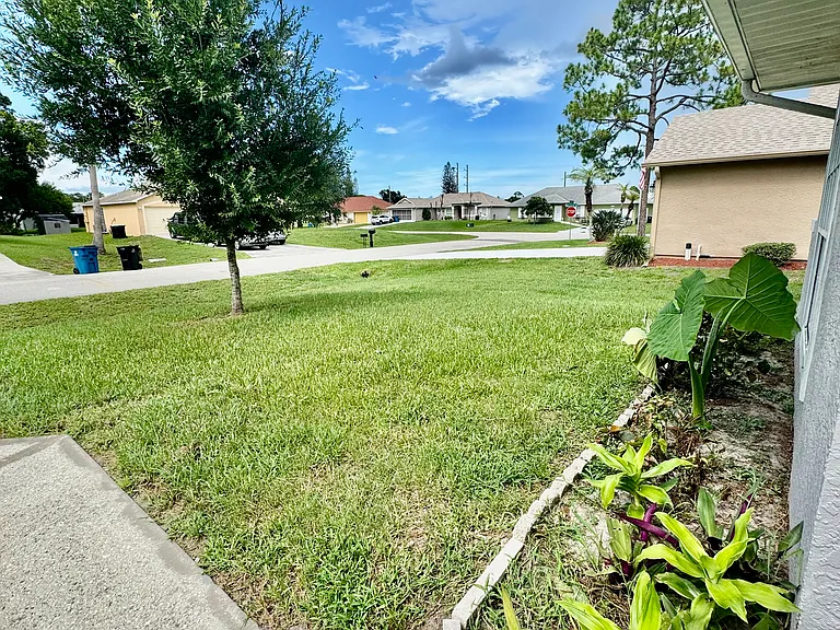 1506 Hardwicke St NW — Photo 27