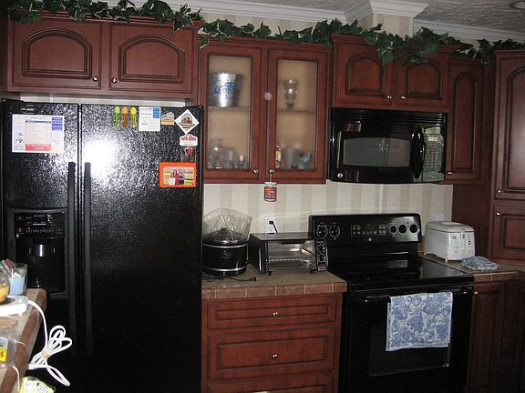 Large Kitchen, Black Appliances