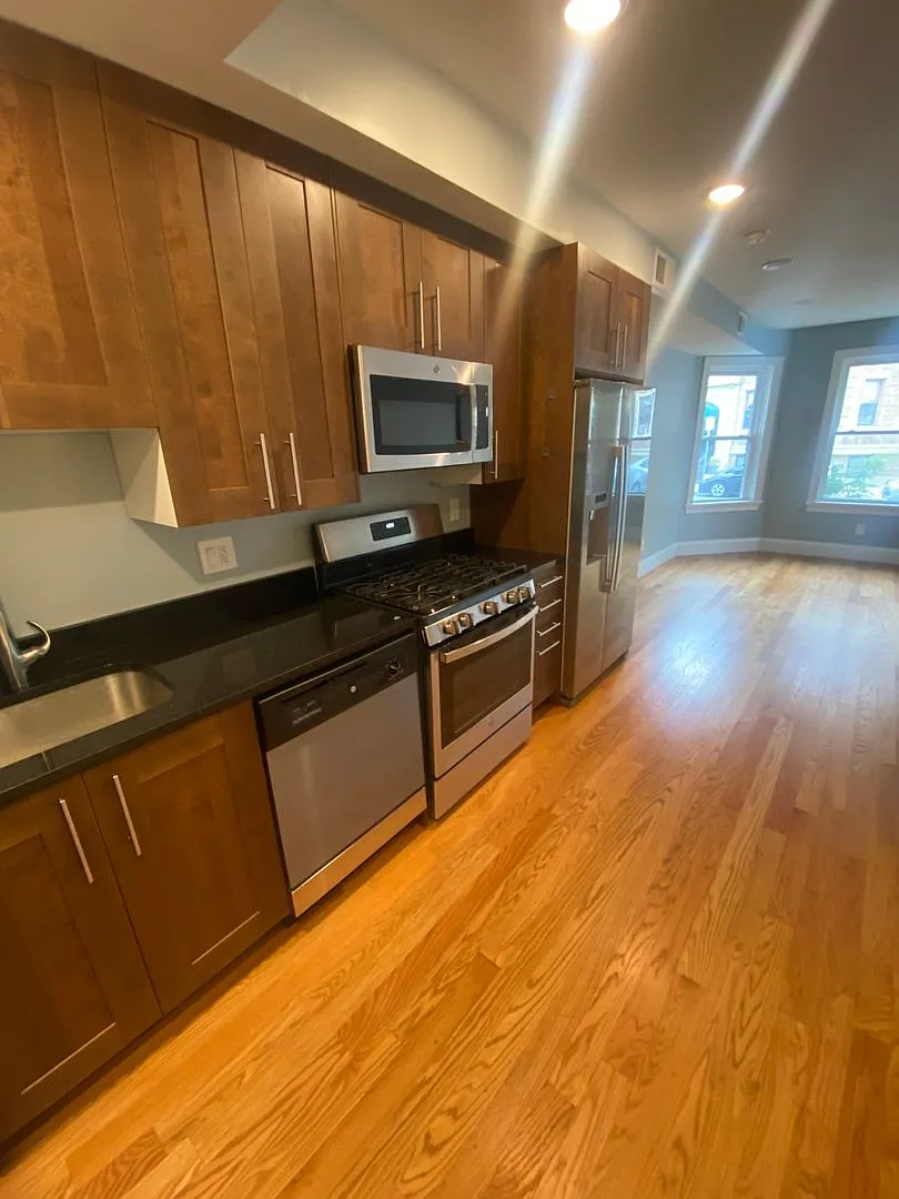 Renovated Allston 5 Bed/2 Bath on Brookline Border. Available September 1st, 2026 — Photo 2