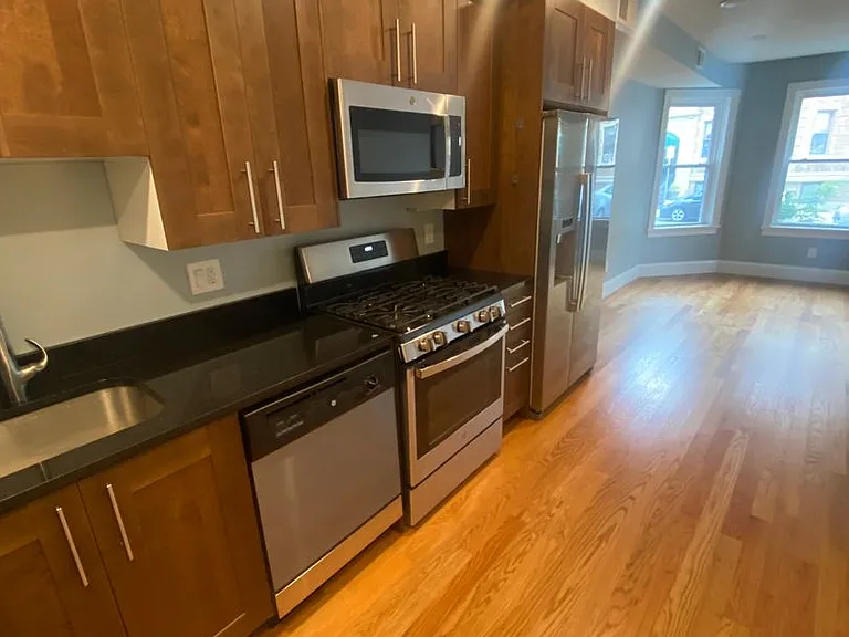 186 Kelton St #3C — Photo 2