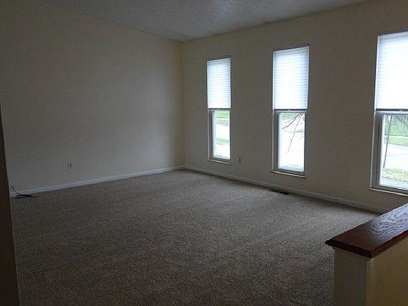 3rd image of 5032 Giles Ct