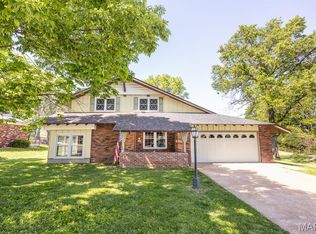 621 Harvard Dr, Edwardsville, IL 62025