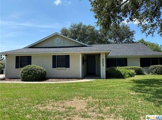 203 Bingham Rd, Victoria, TX 77904