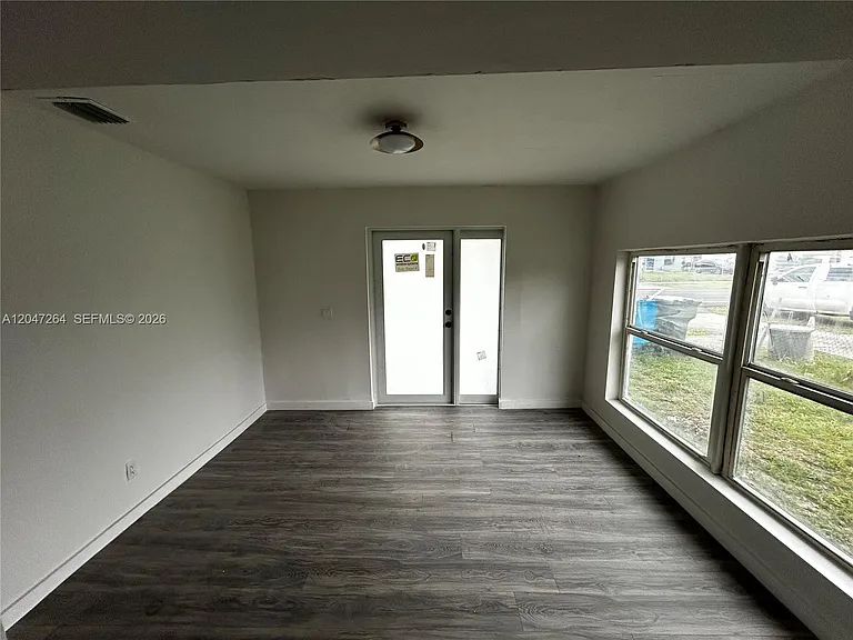 4429 SW 21st St #FRONT — Photo 28