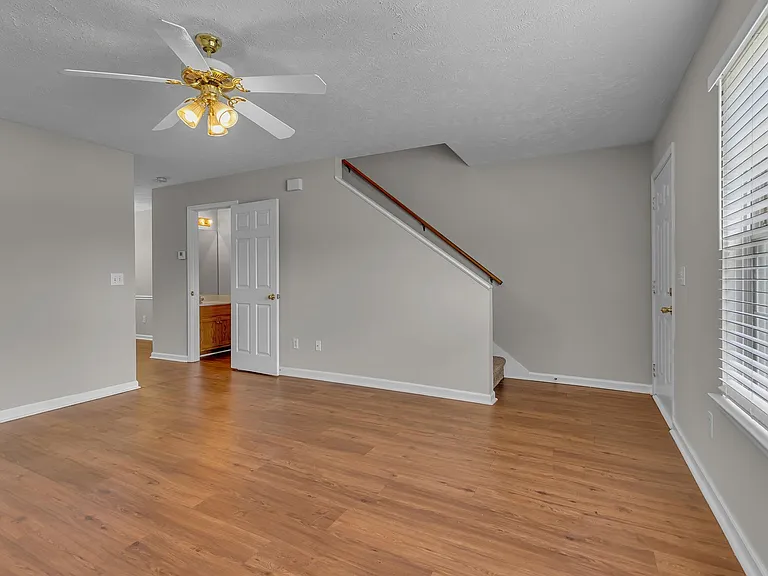 1509 Center Pointe Dr — Photo 3