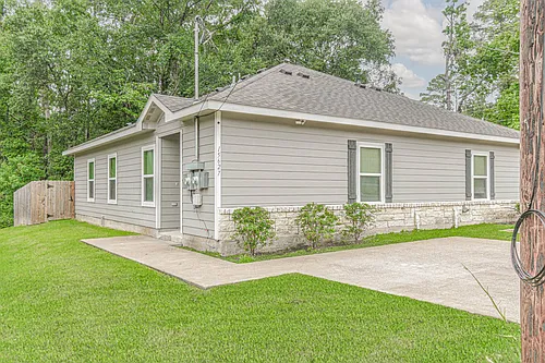 15627 Sycamore Dr Photo 1