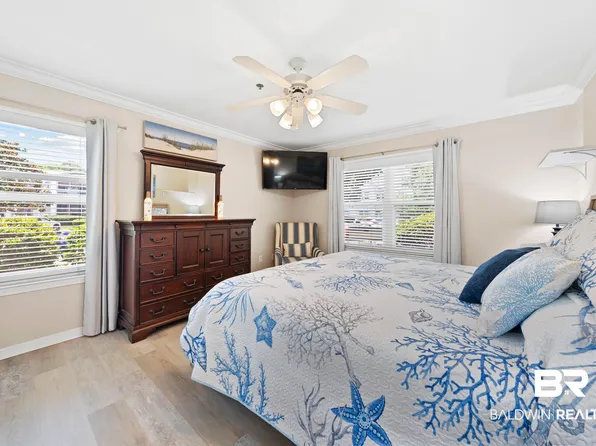 2200 W 2nd St #104, Gulf Shores, AL 36542