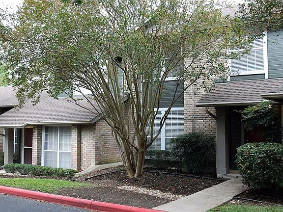 3rd image of 1015 E Yager Ln Unit 151
