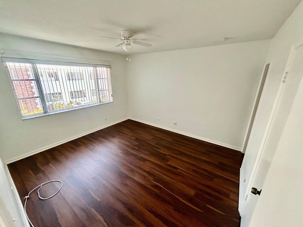 350 S Cypress Road #521, photo 5