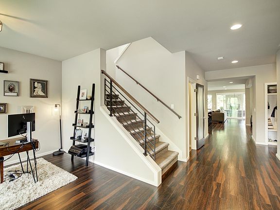 5th image of 872 SE 11th St