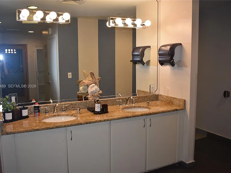 6365 Collins Ave #1211 — Photo 55