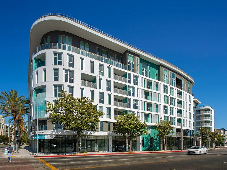 Nova on Wilshire — Photo 24