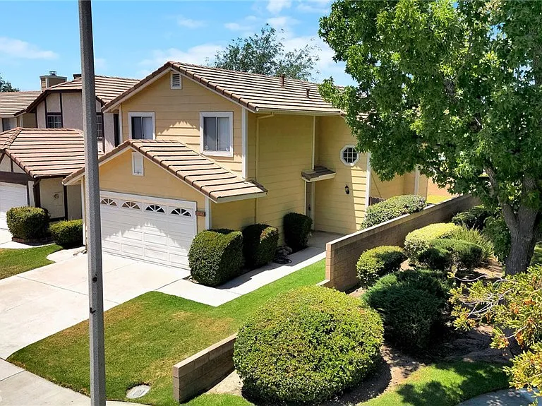 26342 Snowden Ave — Photo 43