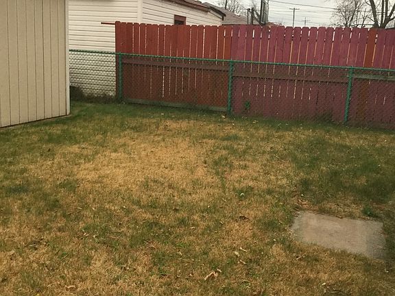3rd image of 10729 S Avenue L