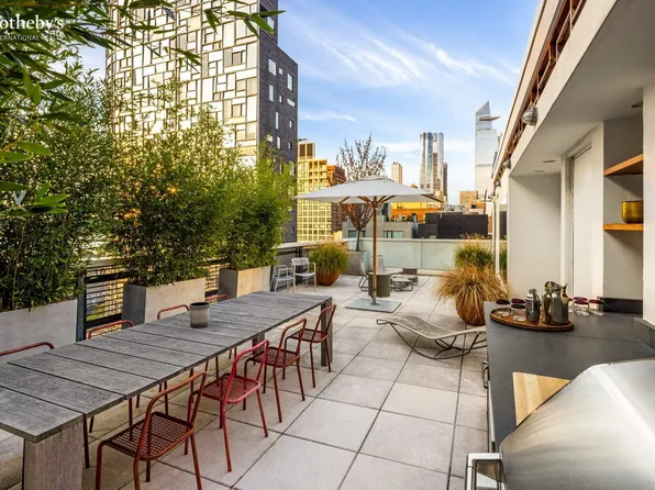 524 West 19th Street image 24 of 29