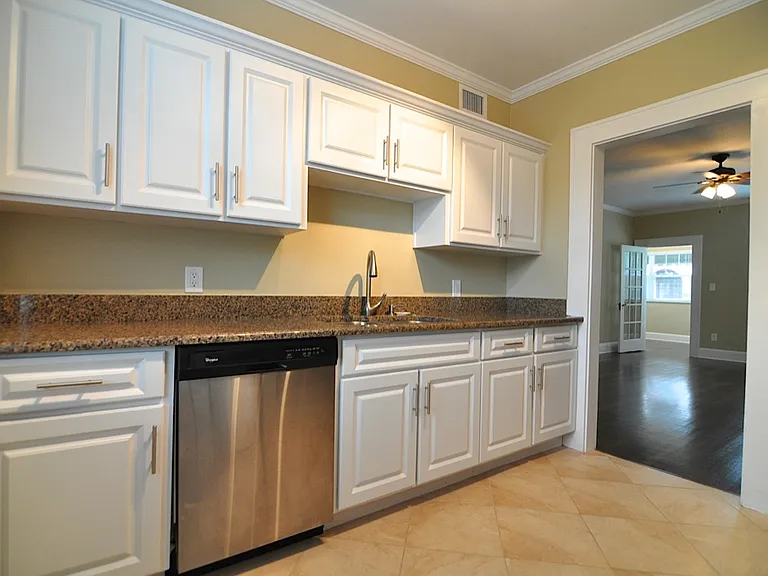 Bay Villa -Texas by Innovo Living Hyde Park — Photo 8