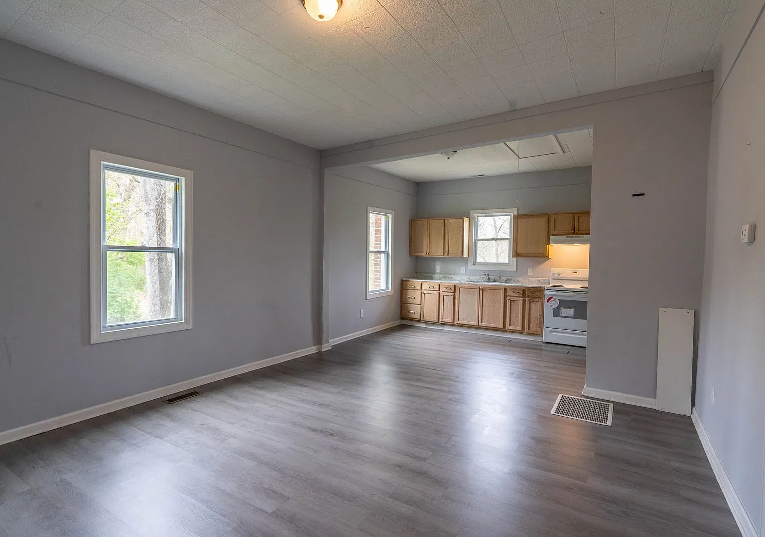326 Maple St — Photo 3