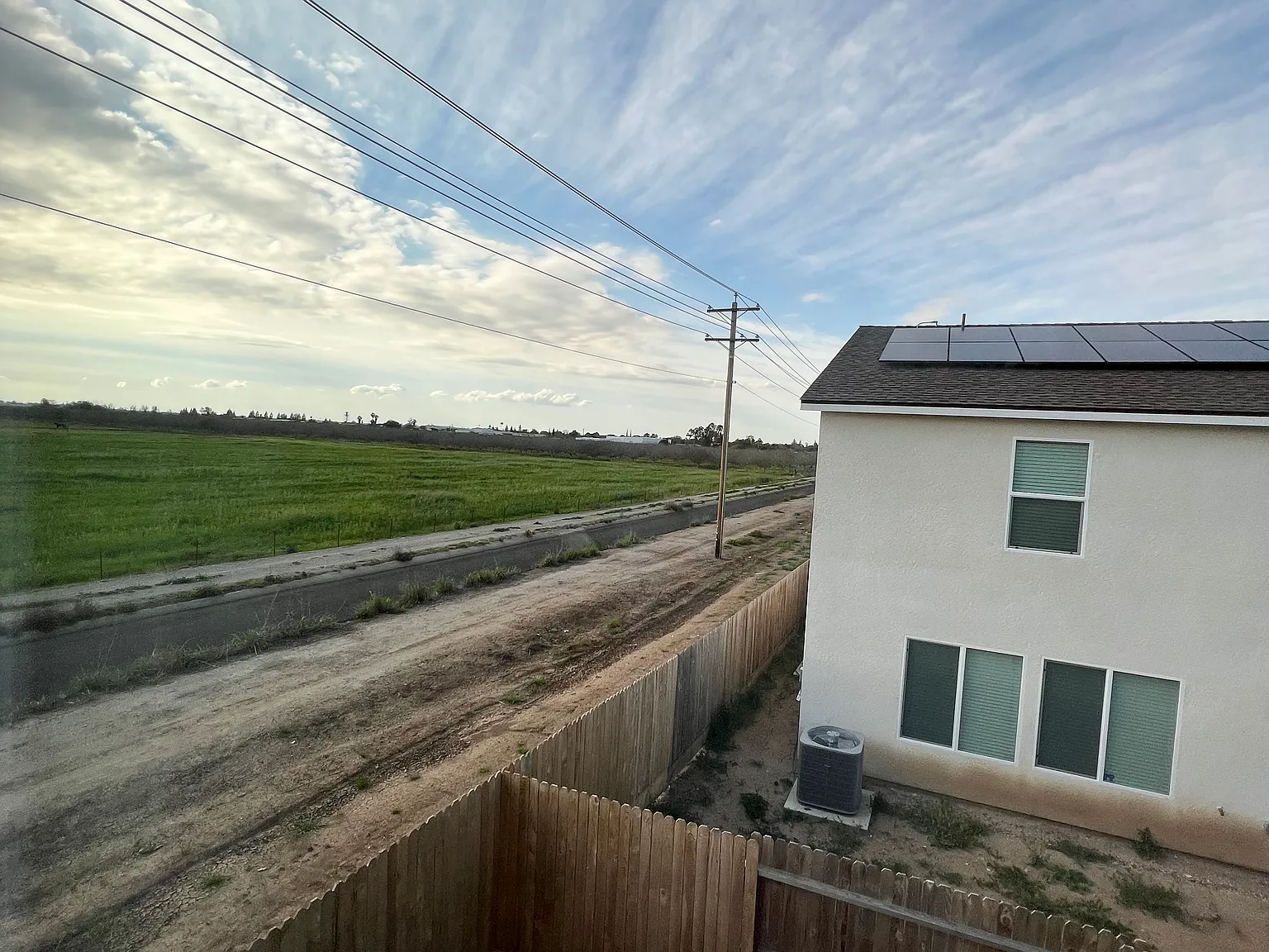 4 bed, 2550 sqft, $2,249 — Photo 4