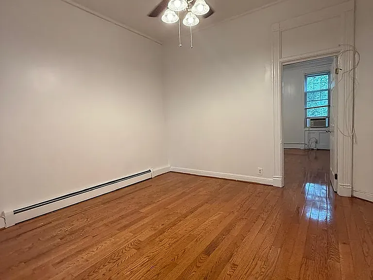 992 Hart St #2F — Photo 2
