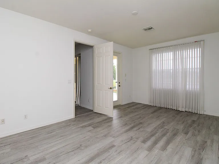 3927 Aurora Ct — Photo 22