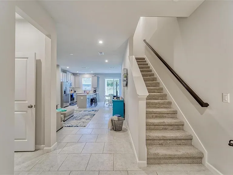 11540 Rolling Green Dr — Photo 3