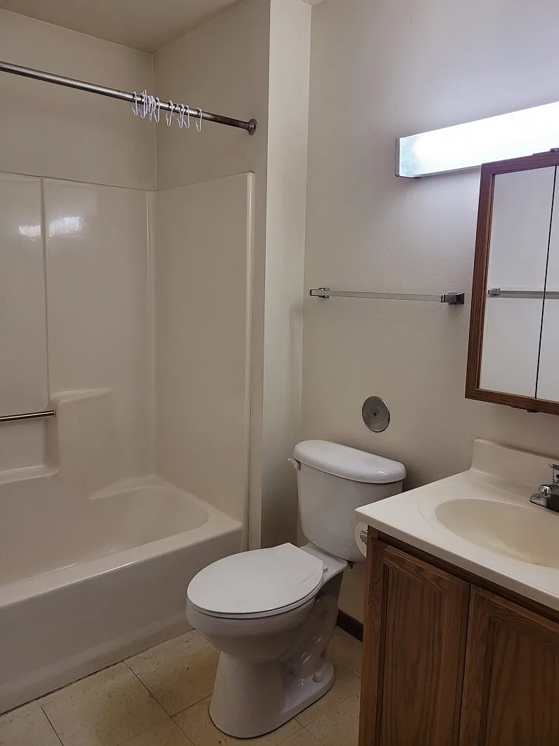 IW-West — Photo 2