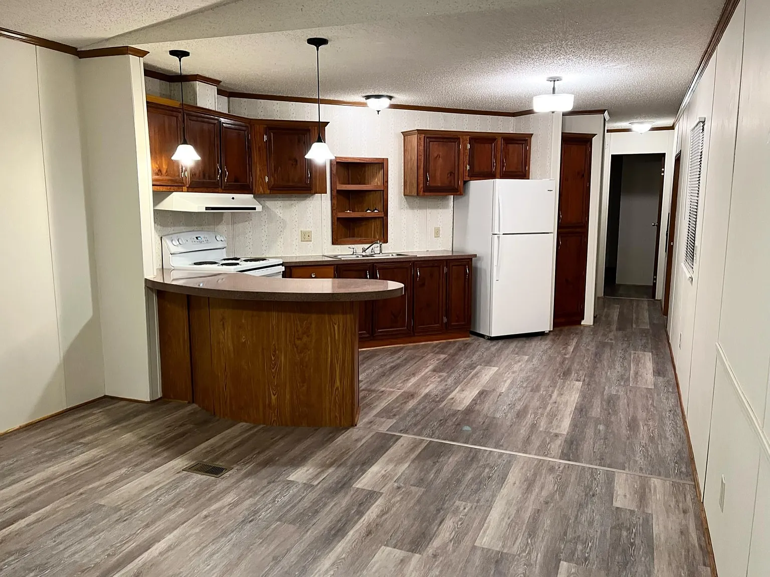 3 bed, 1064 sqft, $1,300 — Photo 3