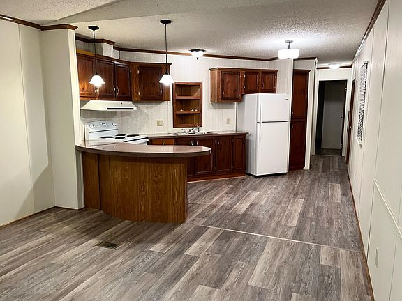 3rd image of 104 Lynn Dr #39
