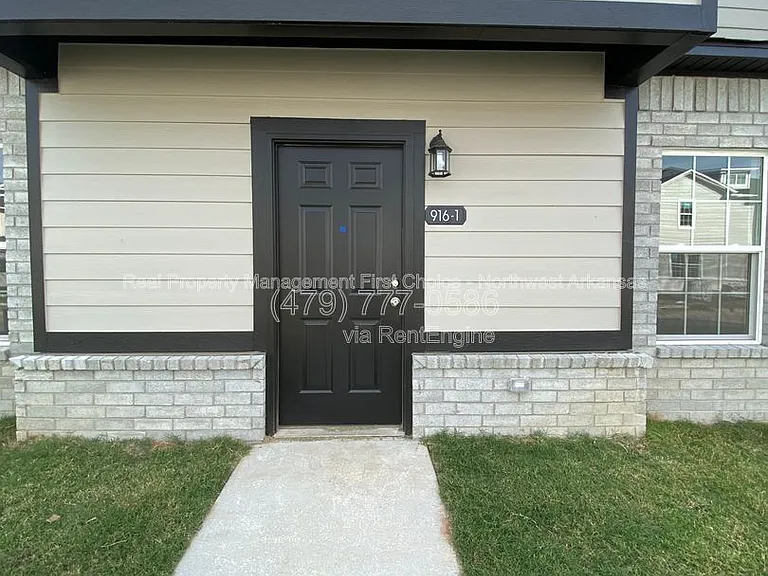 916 S Amarillo Ave #2 — Photo 4