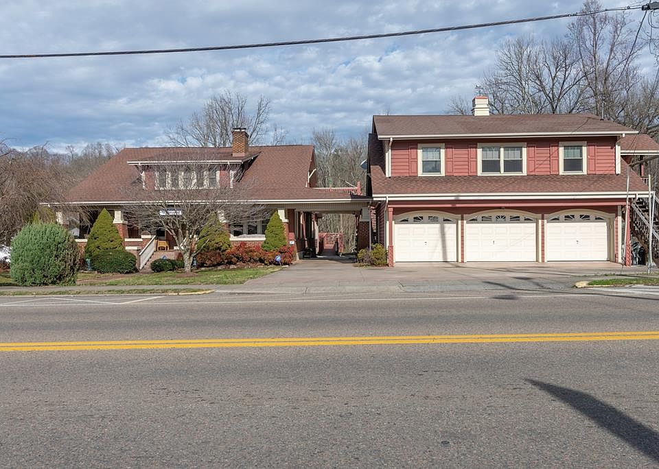 1st image of 223 E Laurel Ave