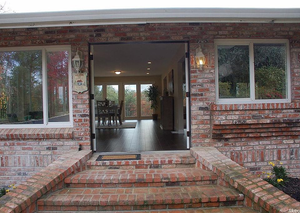 1st image of 2460 Hidden Oaks Ln