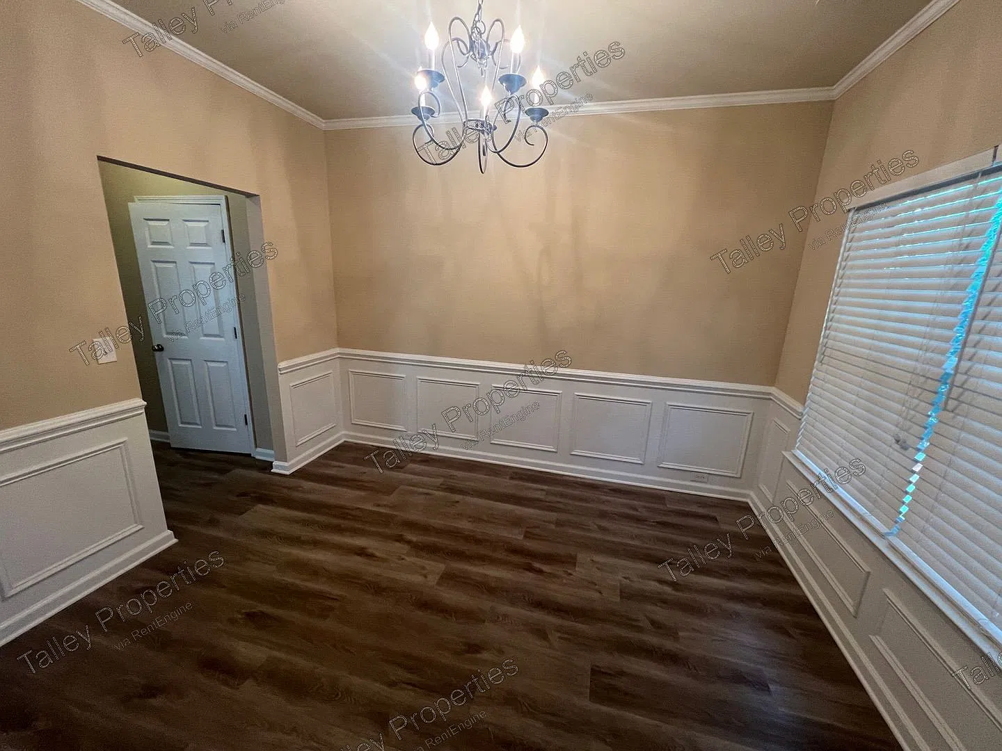 4 bed, 2.5 bath, 1867 sqft, $2,349 — Photo 3