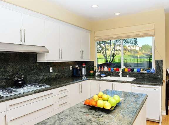 5th image of 2858 Diamond Dr
