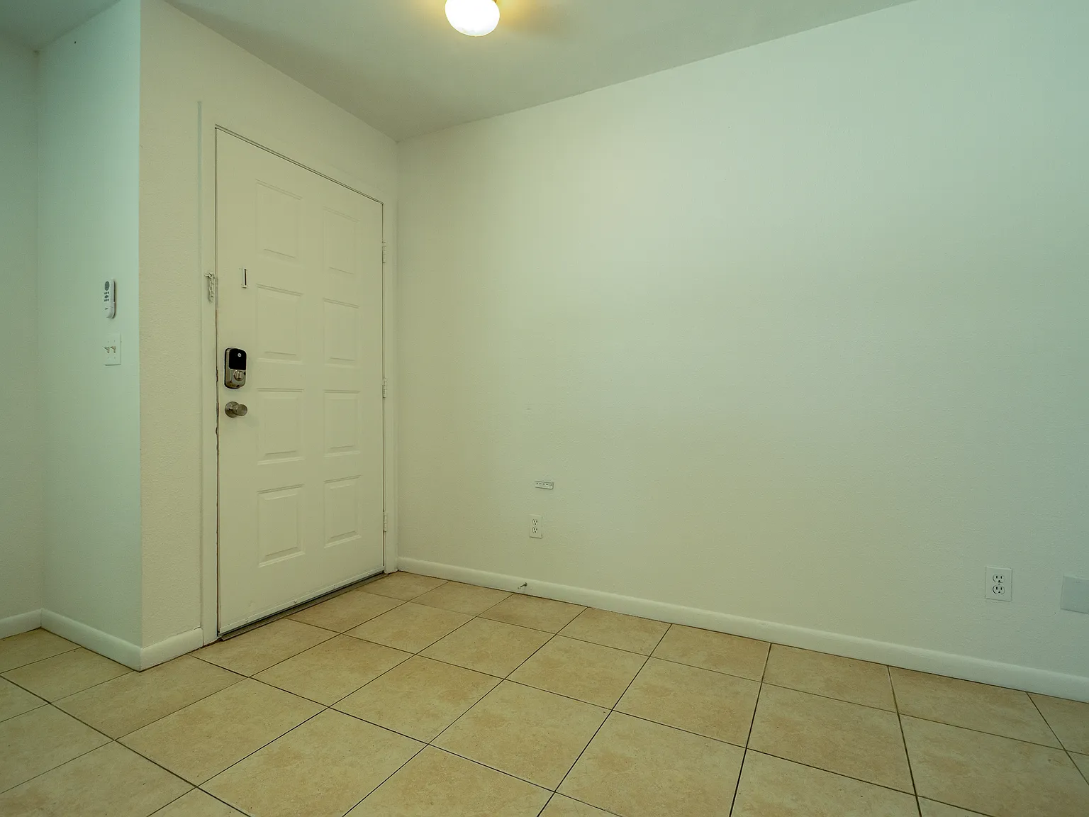 3 bed, 1167 sqft, $2,000 — Photo 4
