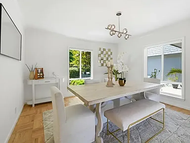2140 Carmelita Ave — Photo 9