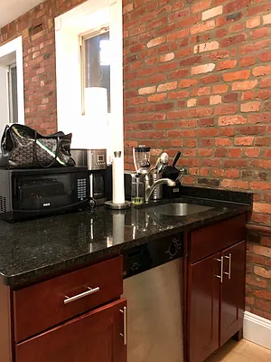 Rented by LJ Sloane Management | media 32