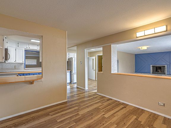 5th image of 4004 Van Buren St NE