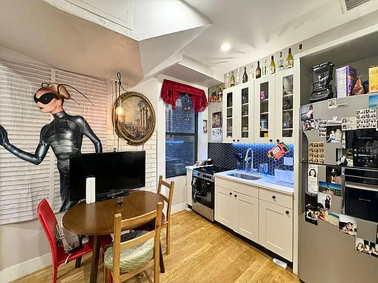 Rented by Pear NYC LLC | media 18