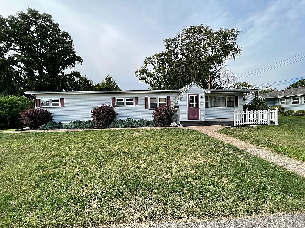 146 Anns Ave photo 1
