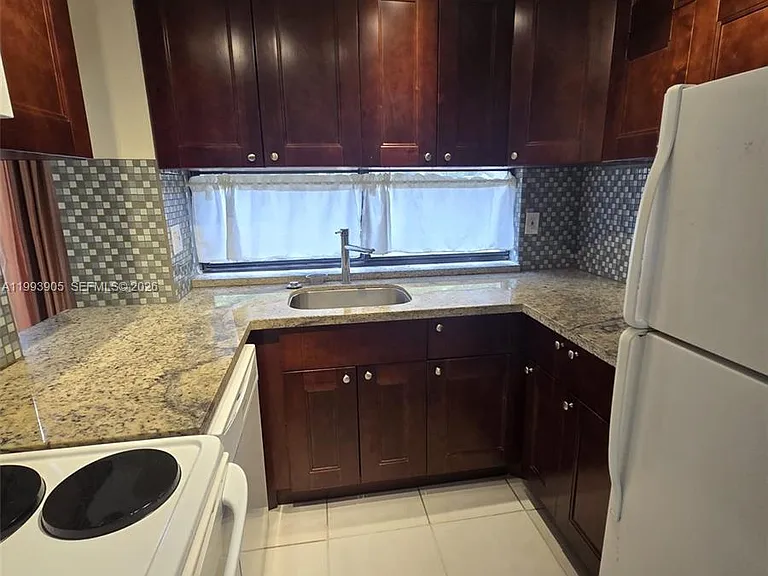 17021 N Bay Rd #225 — Photo 8