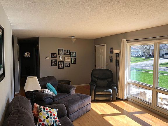 Front room and entry