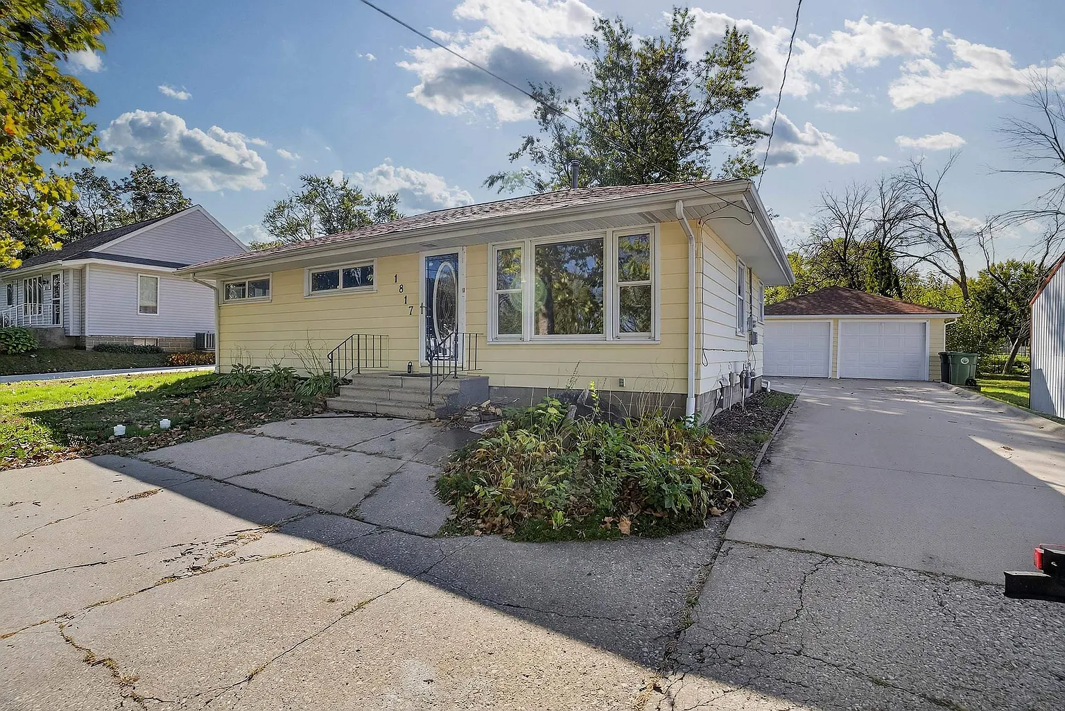 1817 Rainbow Dr photo 1