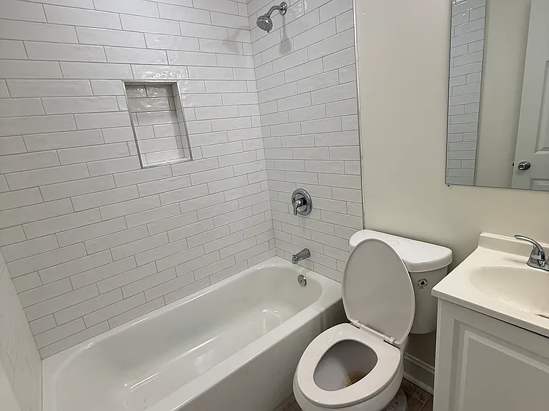 2720 E Biddle St — Photo 24