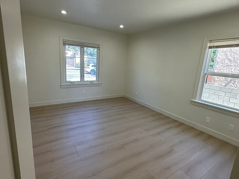215 Sinclair Ave #215 — Photo 10