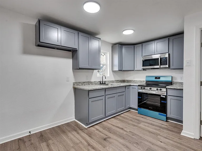 2416 Cumberland St #B — Photo 8