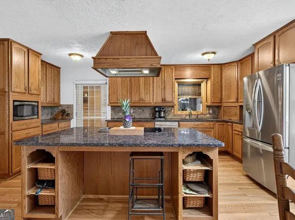 3009 Meadow Dr, Marietta, GA 30062